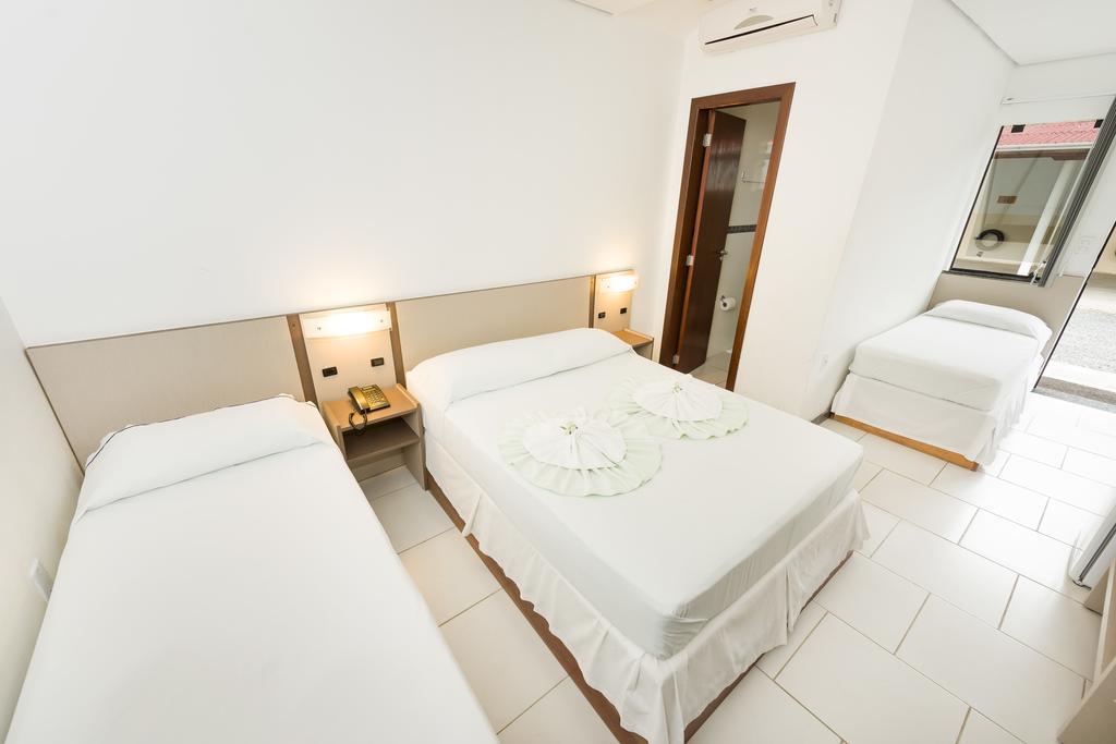 Hotel Brasil Penha  Quarto foto